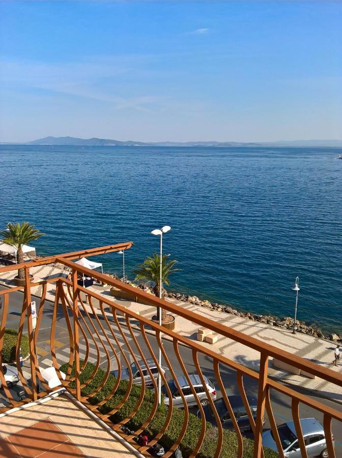 Elegant Apartment With Sea View In Porto Santo Stefano 89 M² Extérieur photo